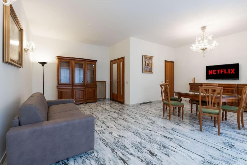 4season Enchanting Balduina's Pent Center Apartment Rom